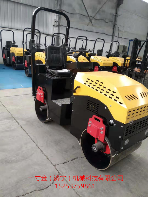 YCJYL-42全液壓座駕式壓路機(jī)  YCJYL42全液壓座駕式壓路機(jī)