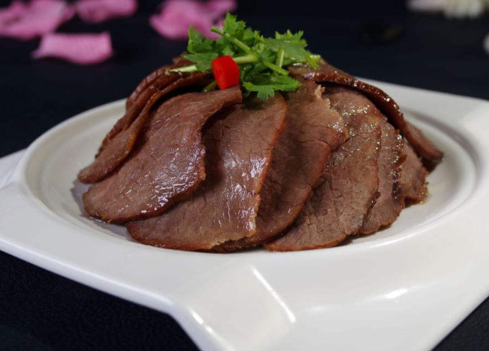小吃鹵菜培訓(xùn) 夫妻肺片口水雞涼菜培訓(xùn) 費(fèi)用低包食宿 鹵菜涼菜技術(shù)培訓(xùn)不限制學(xué)習(xí)時(shí)間