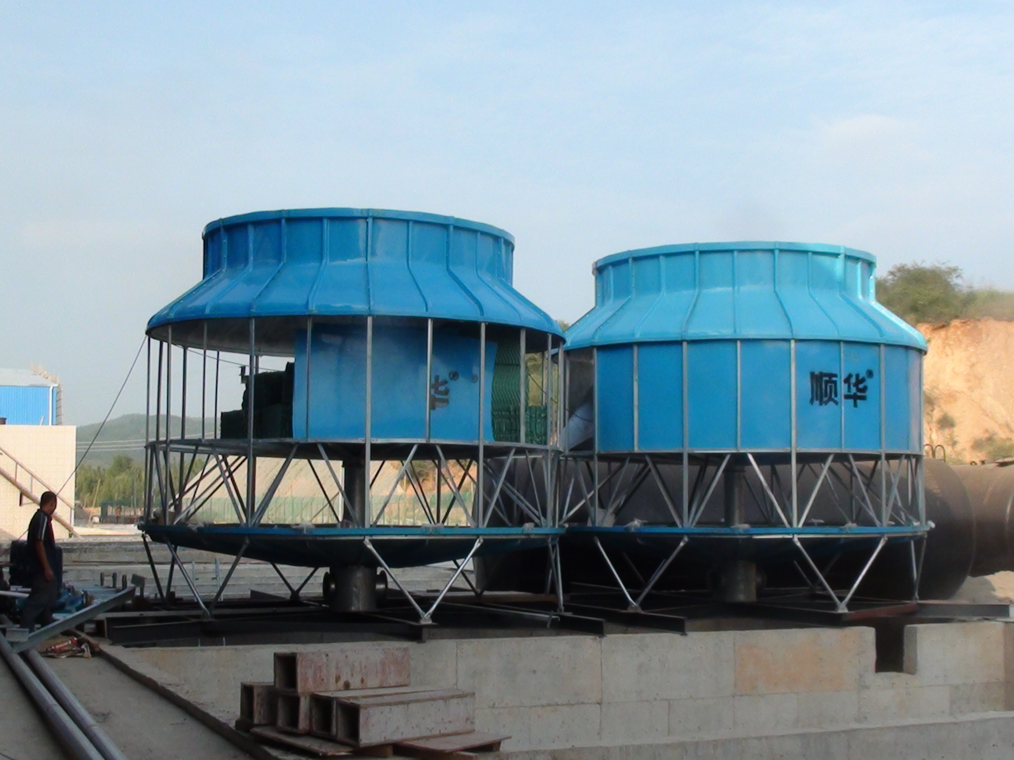 深圳循環(huán)水冷卻塔 逆流式冷卻塔 順德循環(huán)水冷卻塔 逆流式冷卻塔