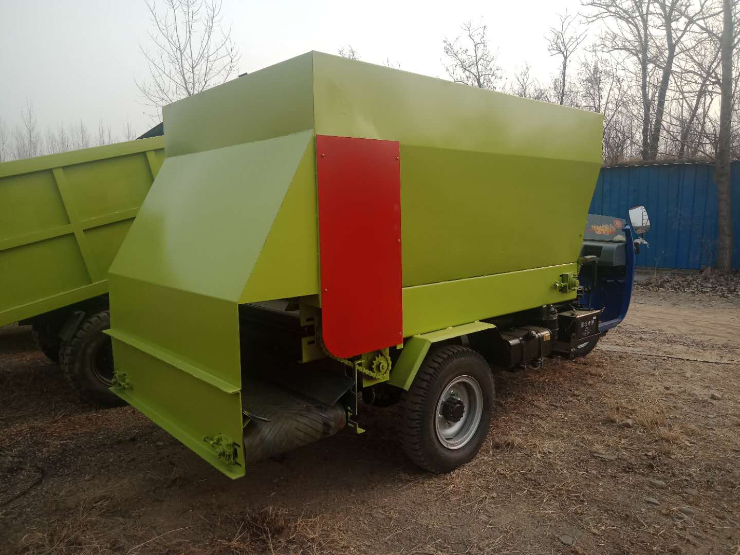 正坤三輪撒料車(chē)使用說(shuō)明