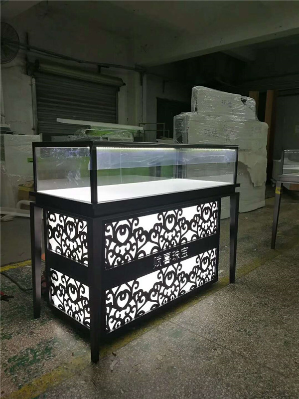 龍?zhí)┱构駨S家定制*雕花玻璃展柜不銹鋼珠寶首飾展示柜