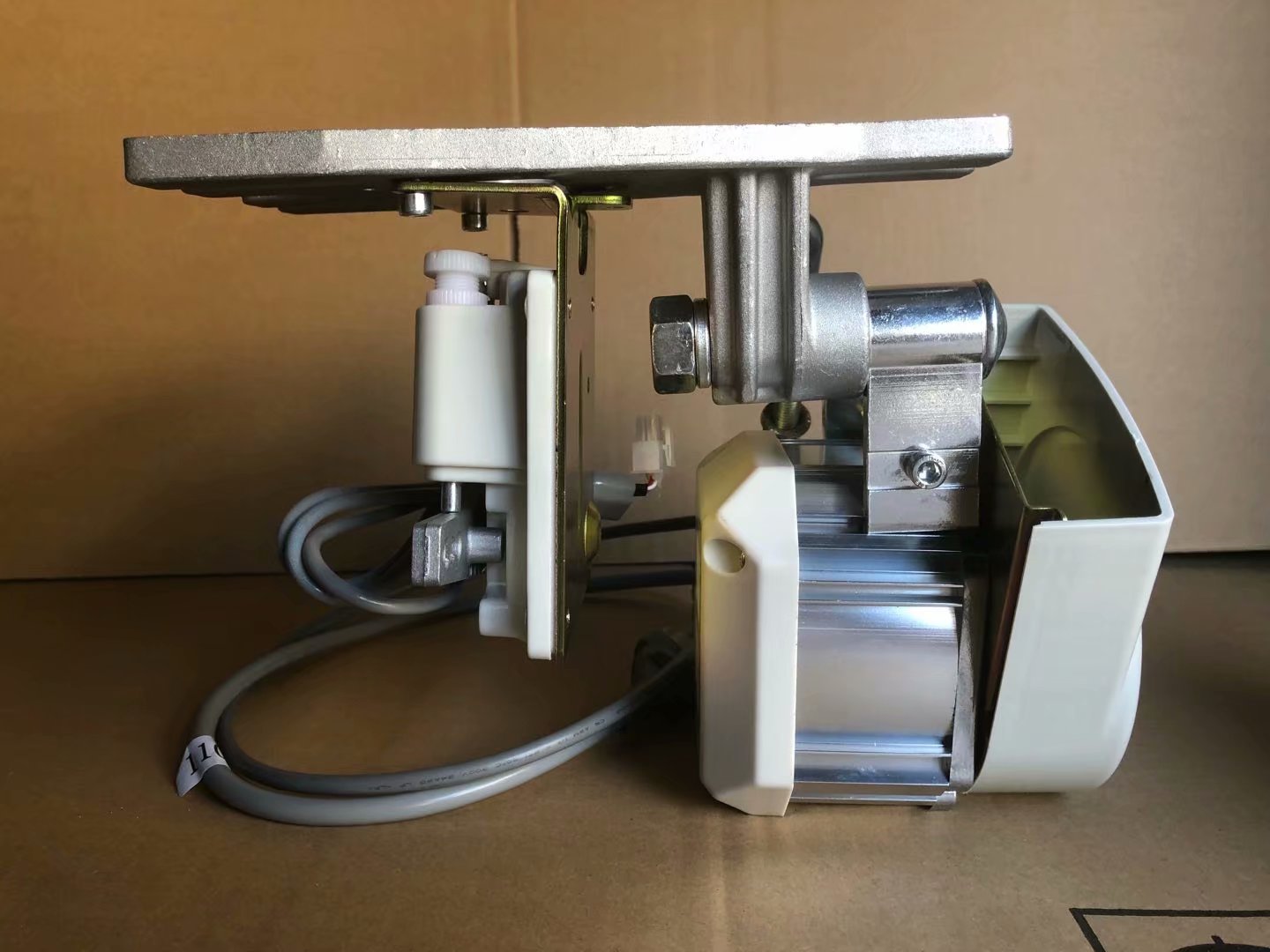 廠家直銷節(jié)能電機(jī)