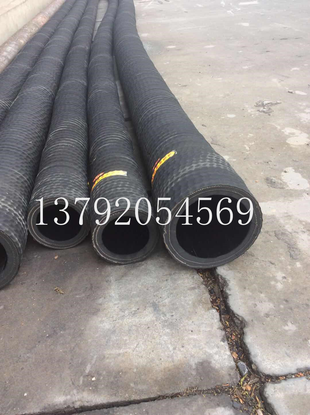 生產(chǎn)定制油罐車*純橡膠耐油吸排膠管 耐高溫輸原油瀝青橡膠管