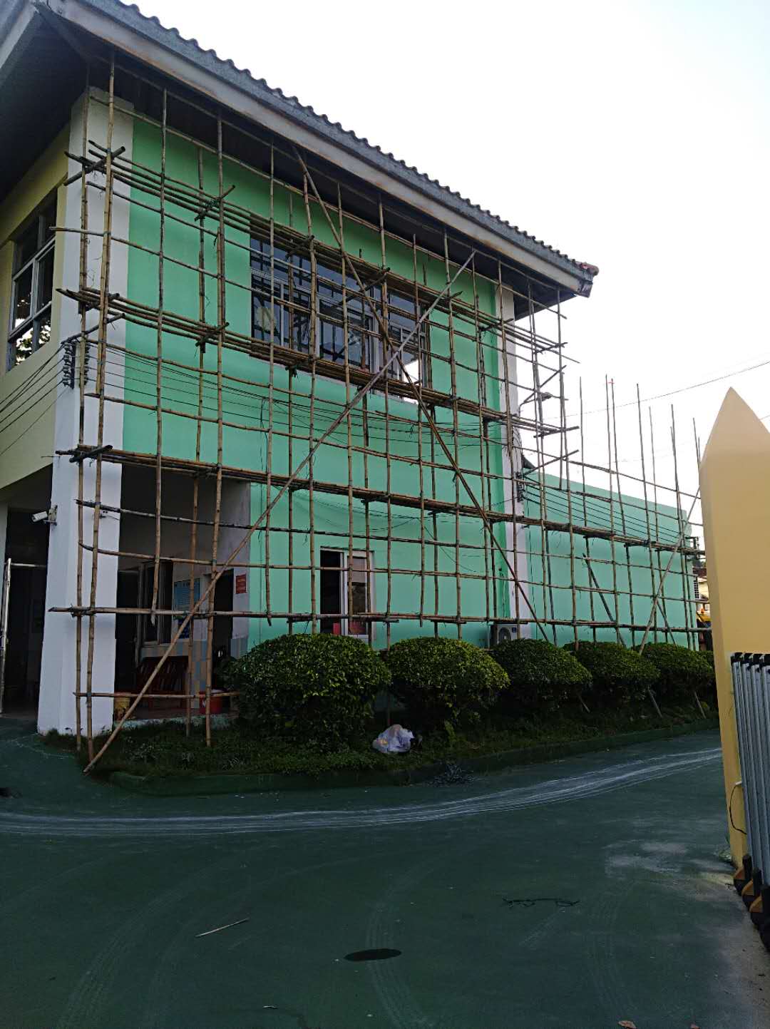 供應(yīng)用于建筑裝修的東莞搭鋼管架工程報價