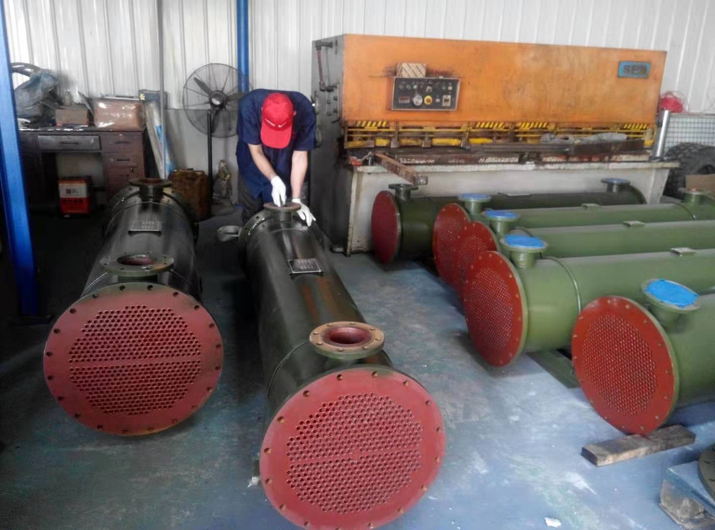 長(zhǎng)期供應(yīng)列管換熱器廠家直銷，上海耐壓列管換熱器報(bào)價(jià)價(jià)格，上海全焊接換熱器制造商