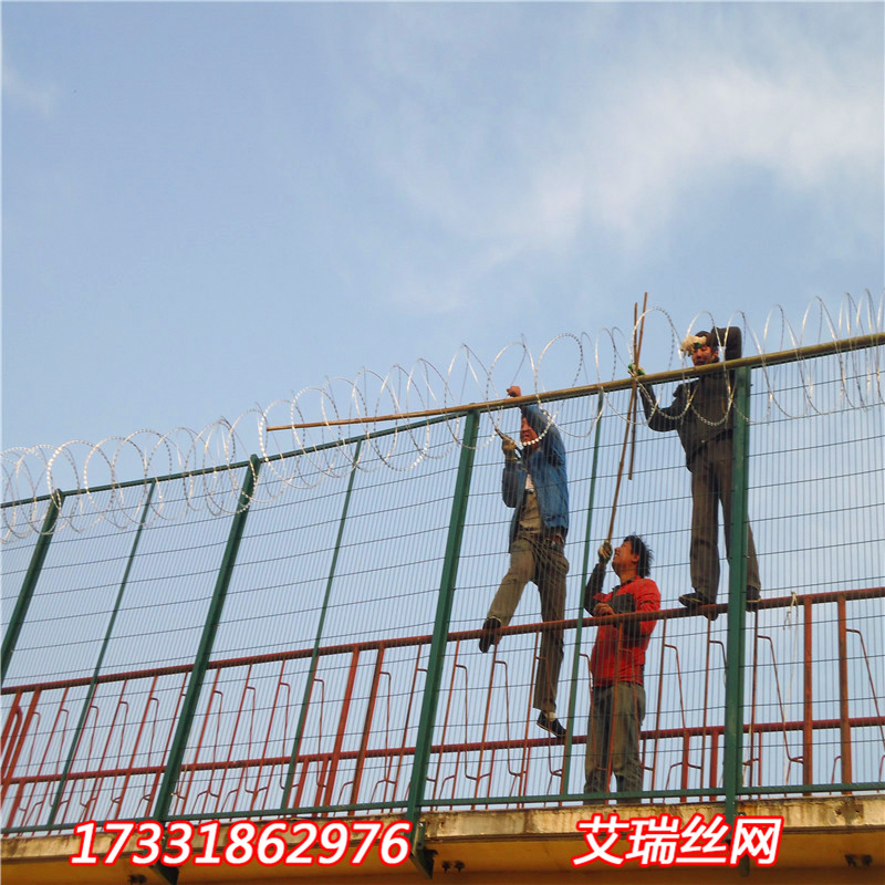 外國(guó)監(jiān)獄圍欄上的刺叫什么 監(jiān)獄*刺網(wǎng) 全國(guó)供貨