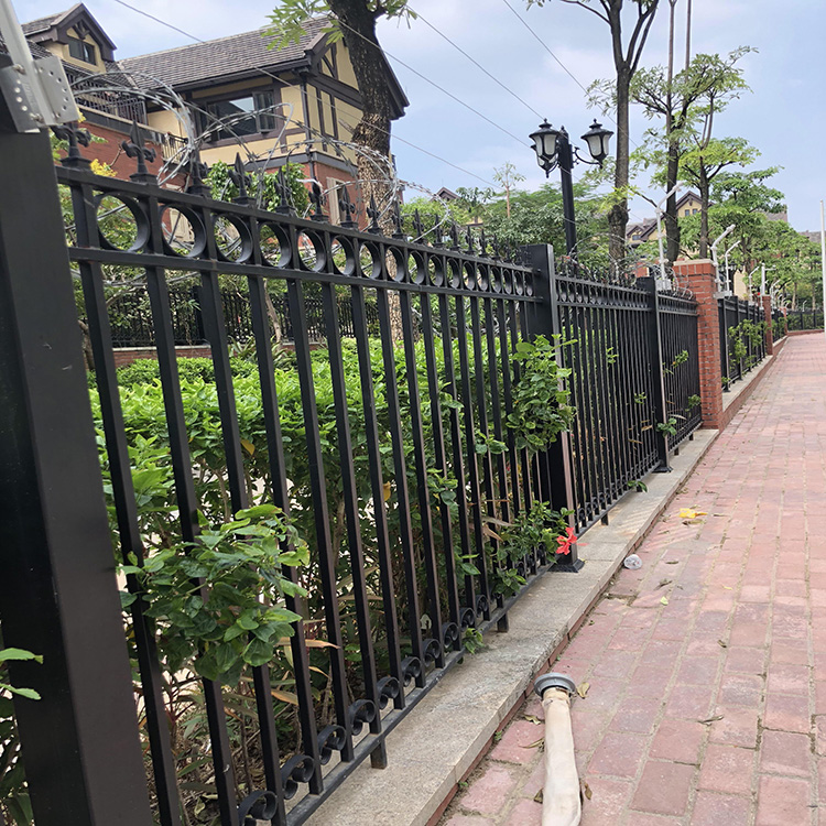 鋅鋼護(hù)欄 現(xiàn)貨鋅鋼圍欄小區(qū)圍欄鐵藝護(hù)欄鋅鋼欄桿學(xué)校圍欄方管護(hù)欄 鋅鋼護(hù)欄鋅鋼圍欄鐵藝欄桿