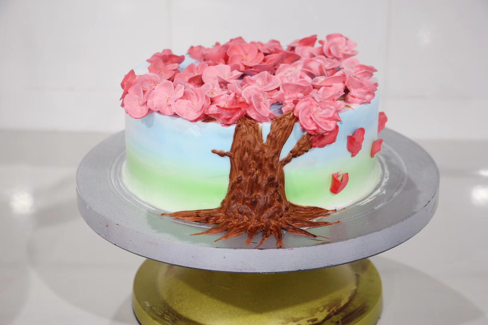 正宇西點(diǎn)培訓(xùn)學(xué)校開設(shè)的8天初級(jí)蛋糕裱花興趣班