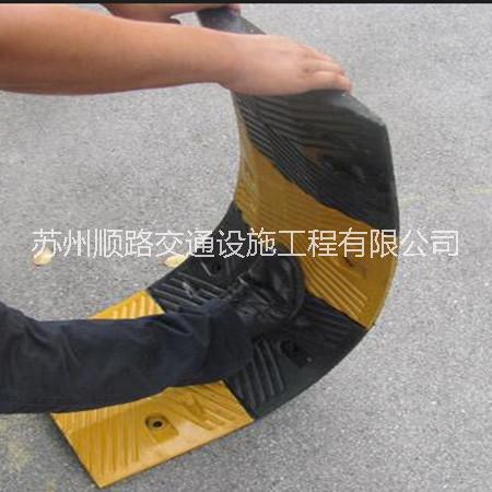 昆山波浪型減速駁安裝及批發(fā)價格 波浪型減速駁
