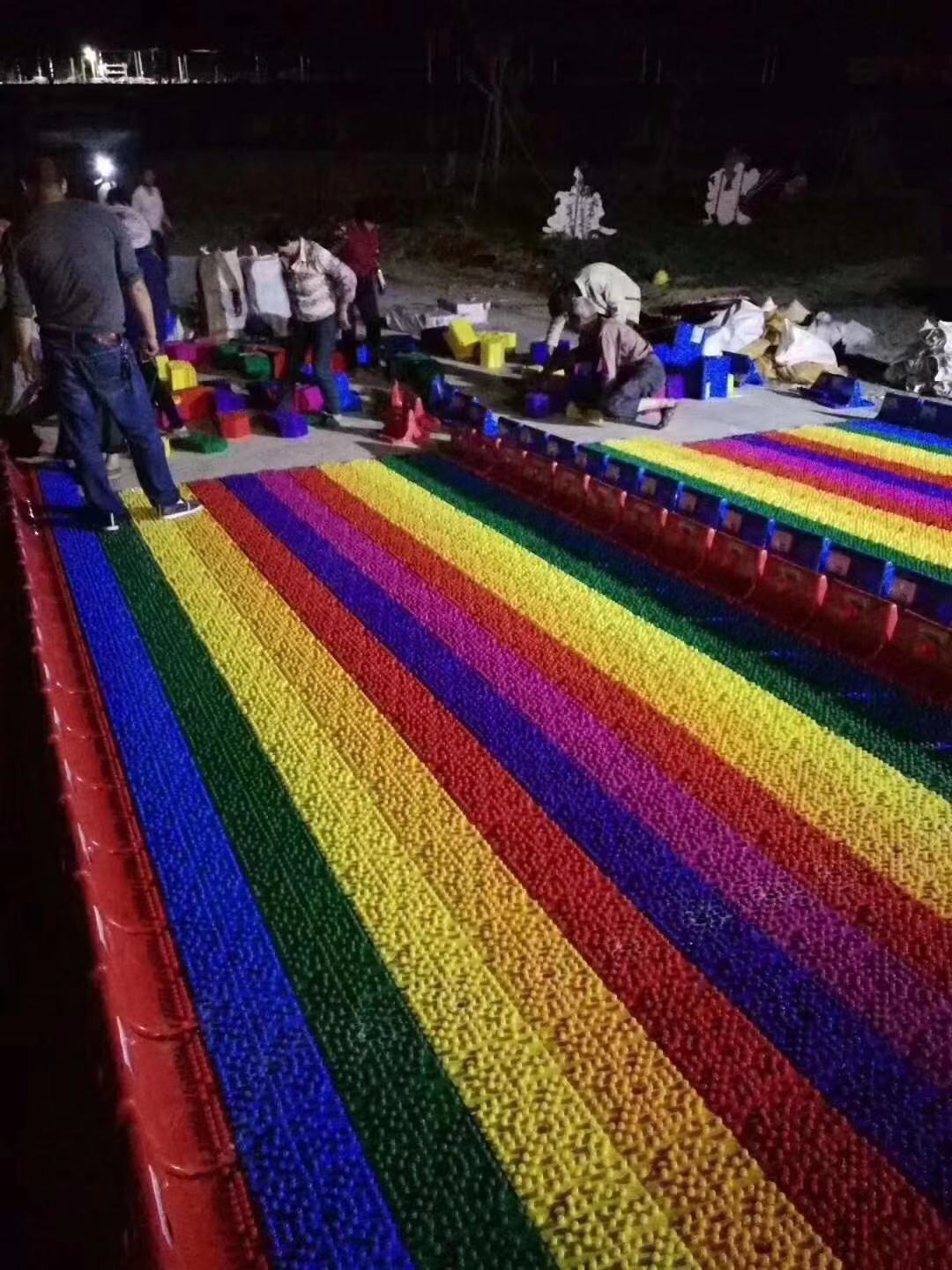 大型旱雪滑道制作公司七彩旱雪滑道出租出售