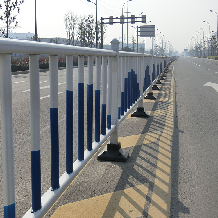 交通護欄 公路中央護欄 馬路護欄 市政護欄鋅鋼護欄防撞欄 防眩交通護欄 市政道路護欄