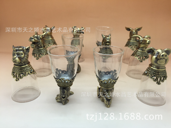 玉瓷金箔酒杯 酒杯供應(yīng)商 酒杯廠家 酒杯廠家直銷 酒杯價格 廣東酒杯價格 廣東酒杯供應(yīng)商 酒杯產(chǎn)商 獸首酒杯 獸首洋酒杯