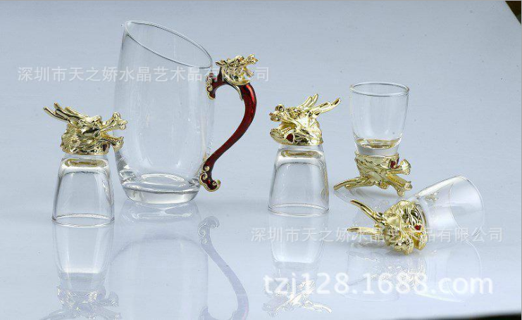 玉瓷金箔酒杯 酒杯供應(yīng)商 酒杯廠家 酒杯廠家直銷 酒杯價格 廣東酒杯價格 廣東酒杯供應(yīng)商 酒杯產(chǎn)商 獸首酒杯