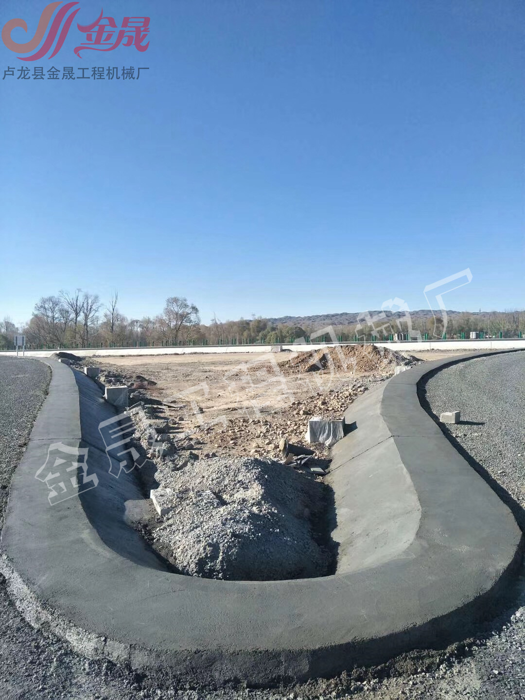 路肩項(xiàng)目用滑模機(jī)，省道*