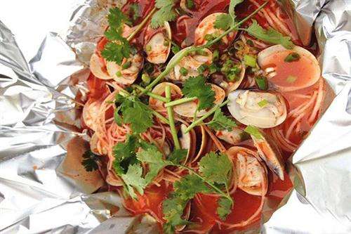 花甲米線培訓(xùn) 罐罐砂鍋米線培訓(xùn) 小面搭配優(yōu)惠學(xué)包食宿