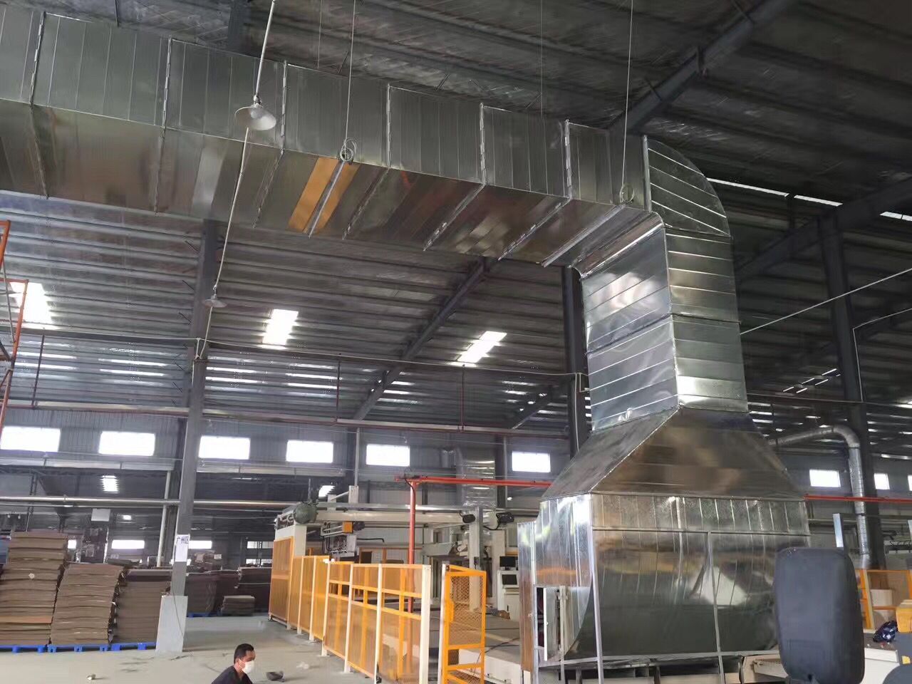 大嶺山五金車間離心風(fēng)機(jī)排煙工程安裝