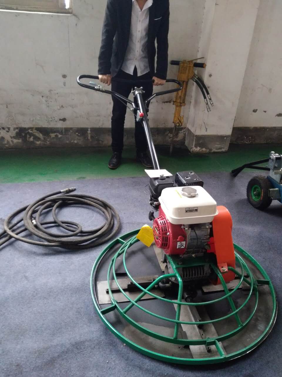 志冉機(jī)械現(xiàn)貨供應(yīng)水泥面抹光機(jī)地面提光機(jī) 路面抹光機(jī)廠家