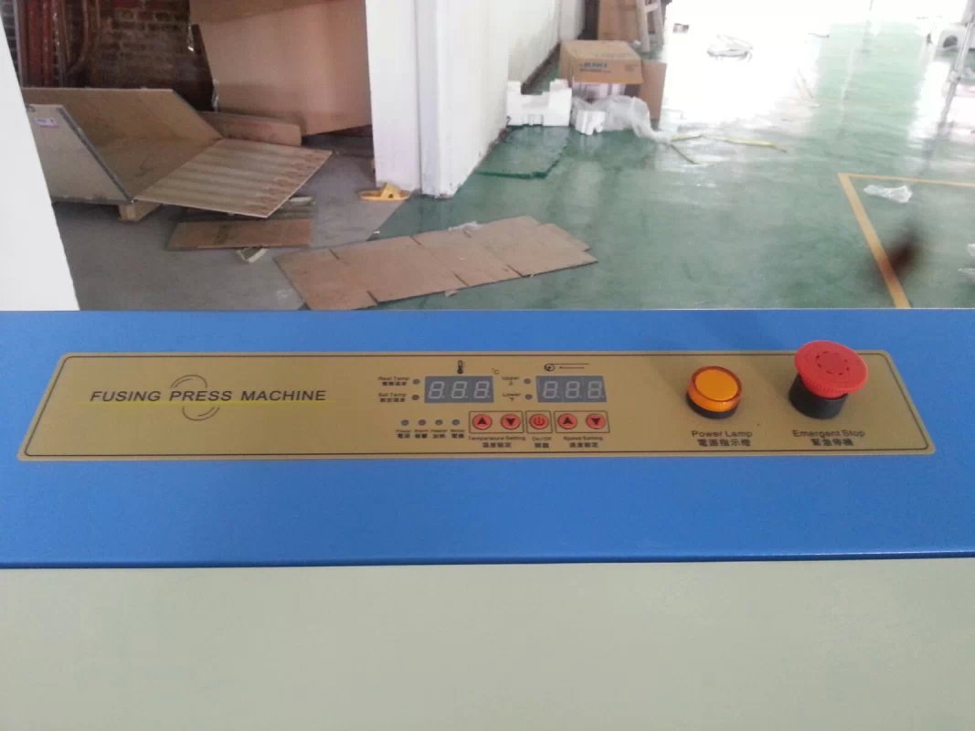 廠家直銷(xiāo)大型粘合定型機(jī) 500GS自動(dòng)調(diào)帶粘合機(jī) 3300縮水定型機(jī) 粘樸機(jī) 深圳市藝大服裝機(jī)械設(shè)備有限公司