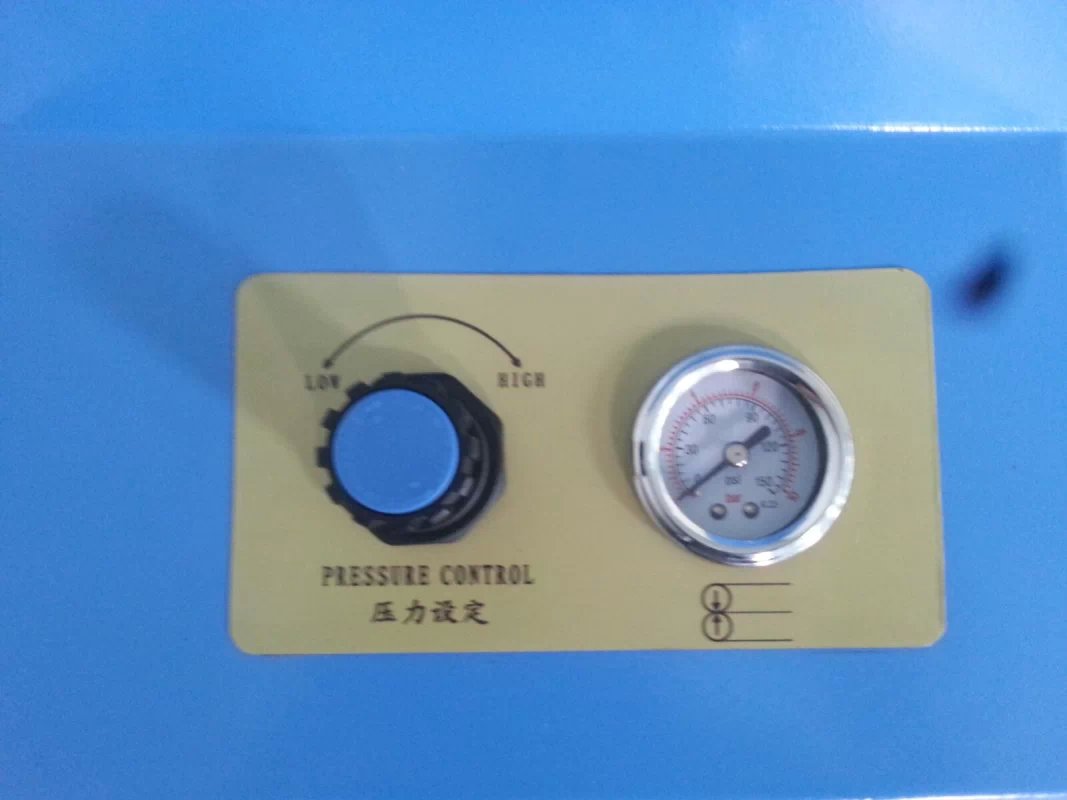 廠家直銷(xiāo)大型粘合定型機(jī) 500GS自動(dòng)調(diào)帶粘合機(jī) 3300縮水定型機(jī) 粘樸機(jī) 深圳市藝大服裝機(jī)械設(shè)備有限公司