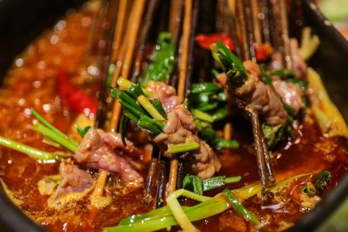 特色串串香培訓(xùn) 先嘗后學(xué) 冷串串缽缽雞培訓(xùn)包食宿