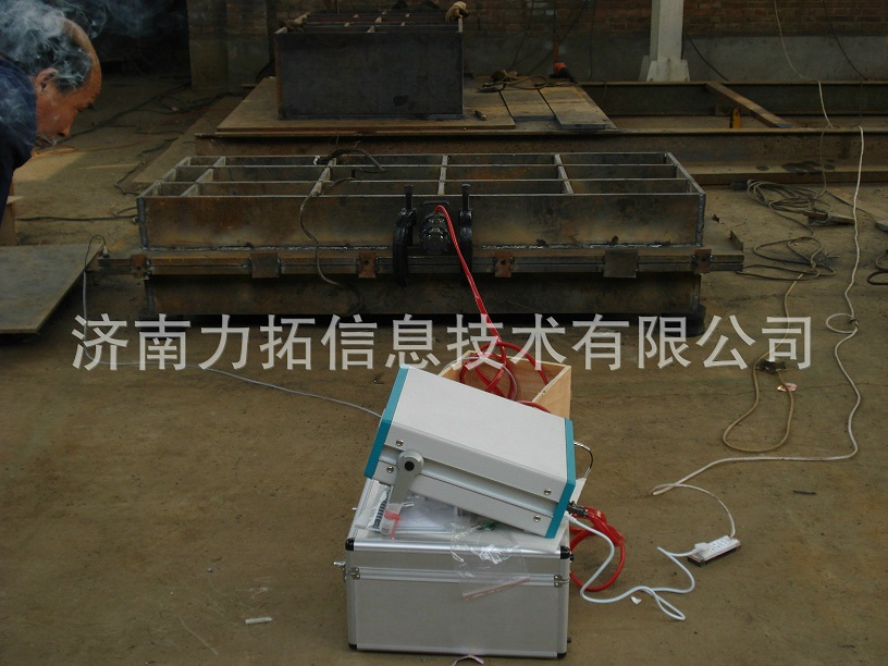 成都振動時效 振動時效設(shè)備 振動時效儀