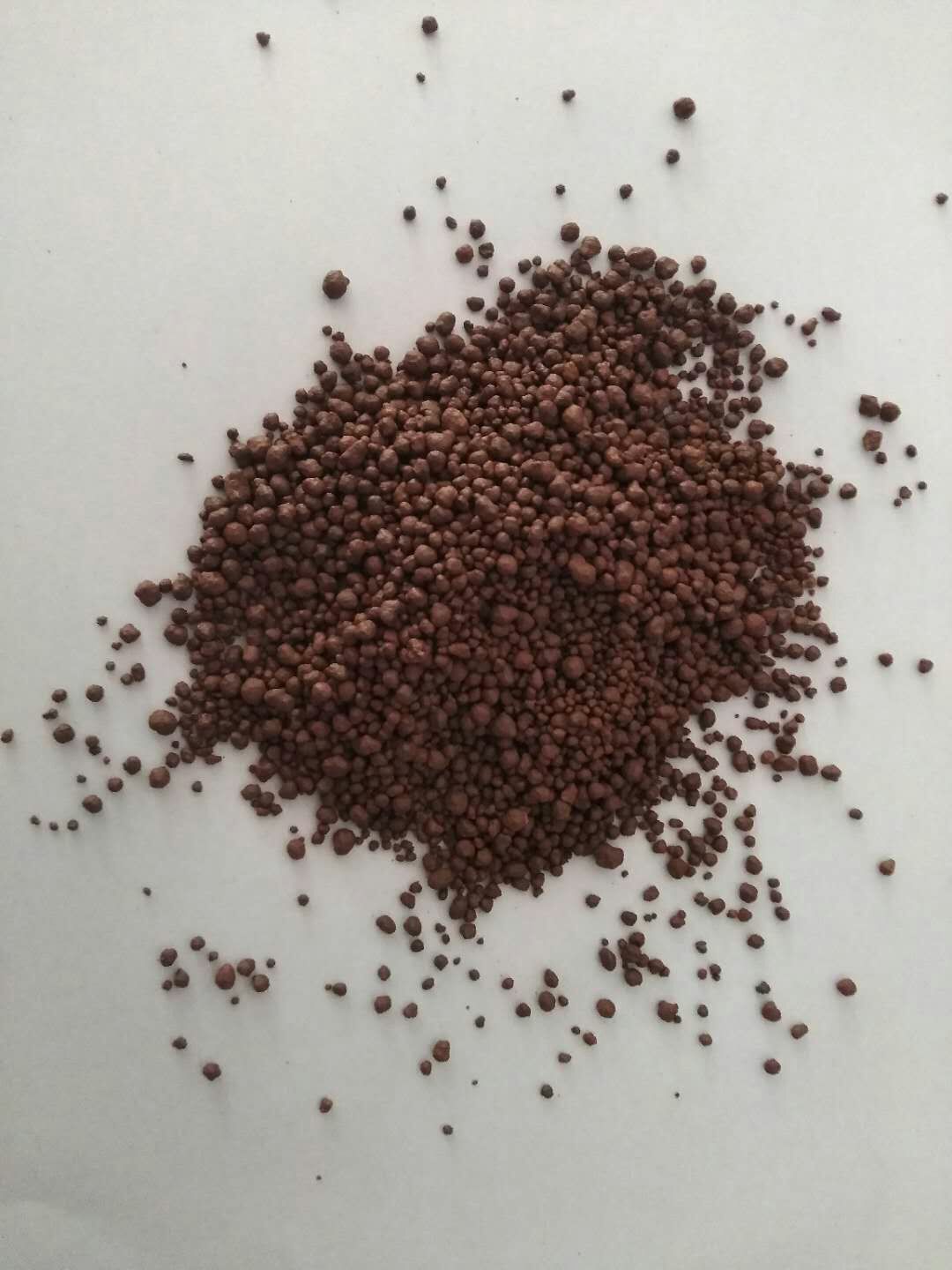 膨潤(rùn)土廠家直銷 紅色顆粒膨潤(rùn)土質(zhì)量好 *惠