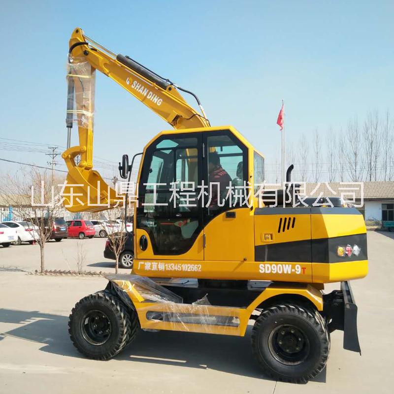 小型挖掘機(jī) 輪式小型挖掘機(jī) 小型工程挖土機(jī)