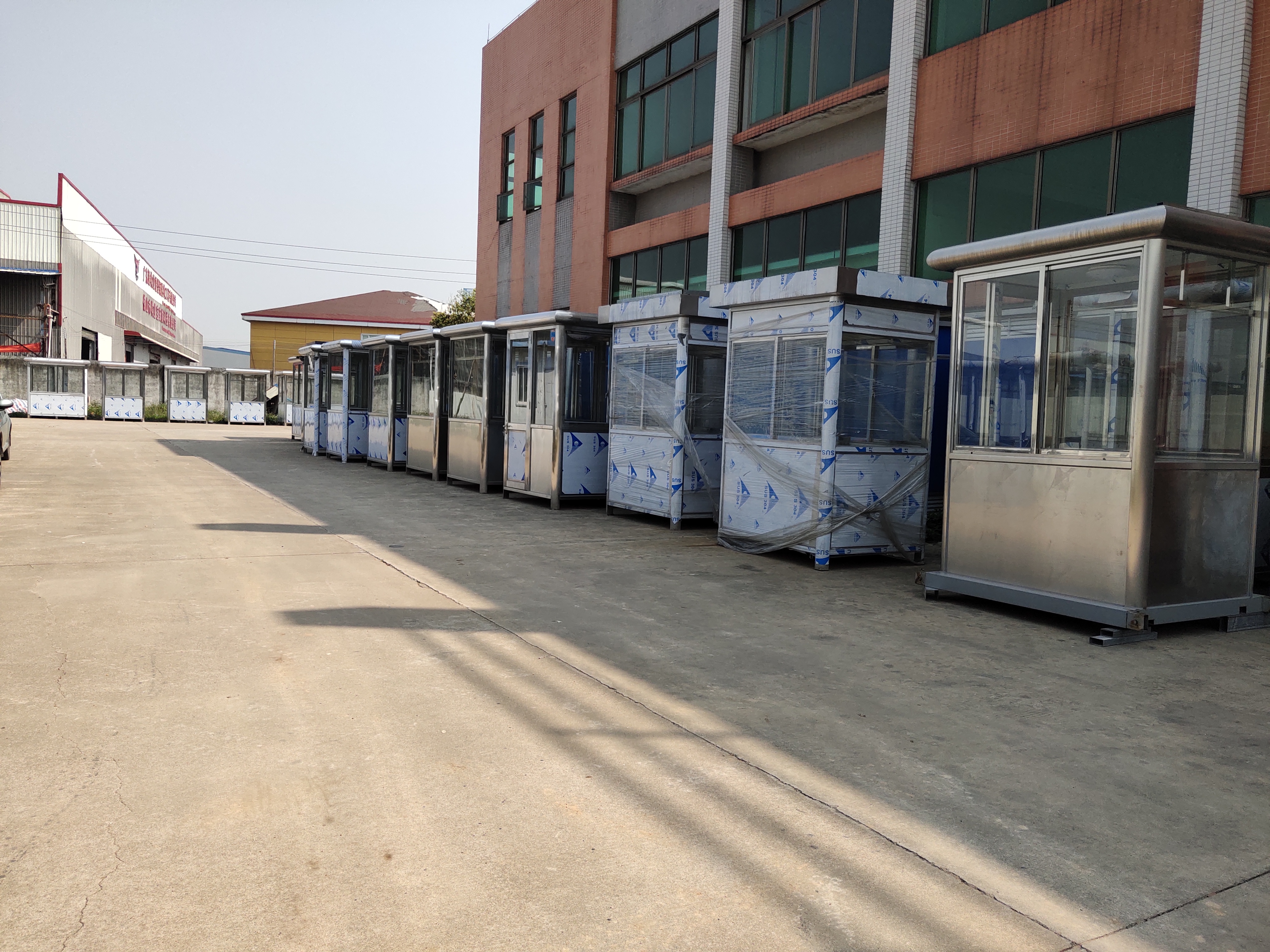 崗?fù)S家價(jià)格 環(huán)保移動(dòng)廁所淋浴房廠家* 廣州金屬雕花崗?fù)S家 鋼結(jié)構(gòu)崗?fù)ふ九_(tái)定做 不銹鋼崗?fù)がF(xiàn)貨促銷