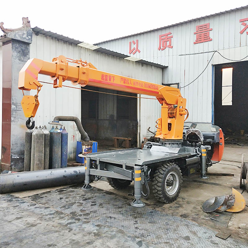 吊變壓器電線桿三輪隨車(chē)吊 河南三馬車(chē)背樹(shù)車(chē) 山西小型隨車(chē)起重機(jī)價(jià)格 陜西帶吊機(jī)的三輪車(chē)
