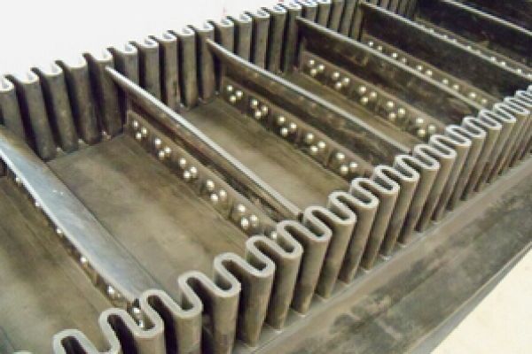 供應(yīng)化工冶金用擋邊輸送機(jī)皮帶
