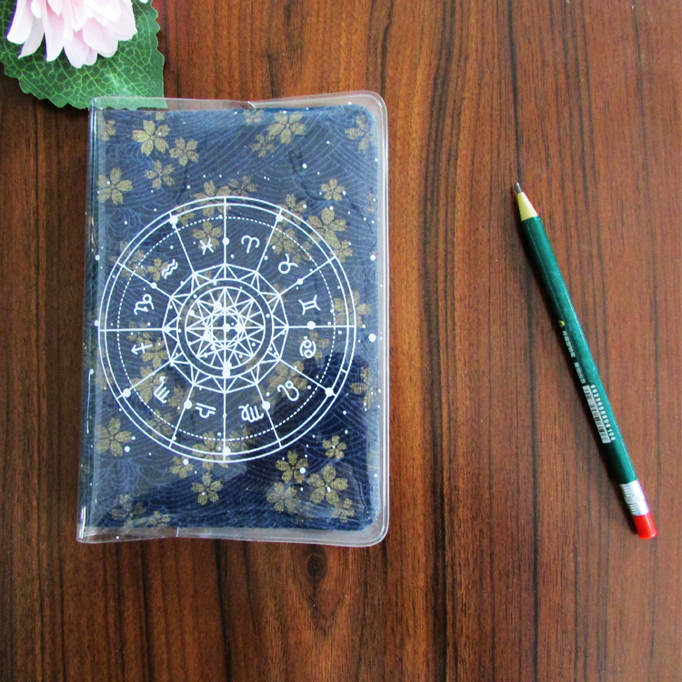 道林紙筆記本適用PVC磨砂書(shū)衣手賬本a5透明包書(shū)皮學(xué)生課本封套