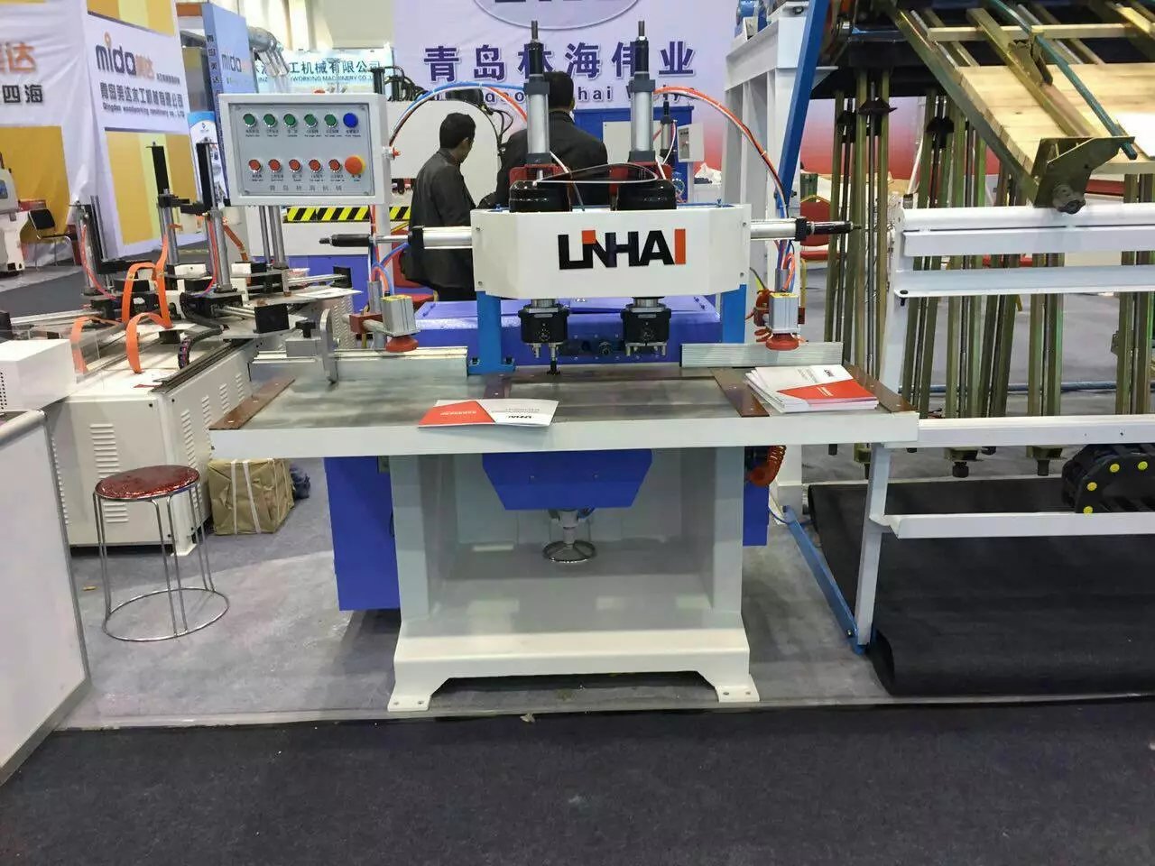 門廠設(shè)備  門廠設(shè)備木門窗鎖孔機(jī)銑槽機(jī)現(xiàn)貨廠家特價(jià)包郵一臺(tái)