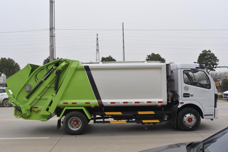 了解 4-10方壓縮式垃圾車產(chǎn)地