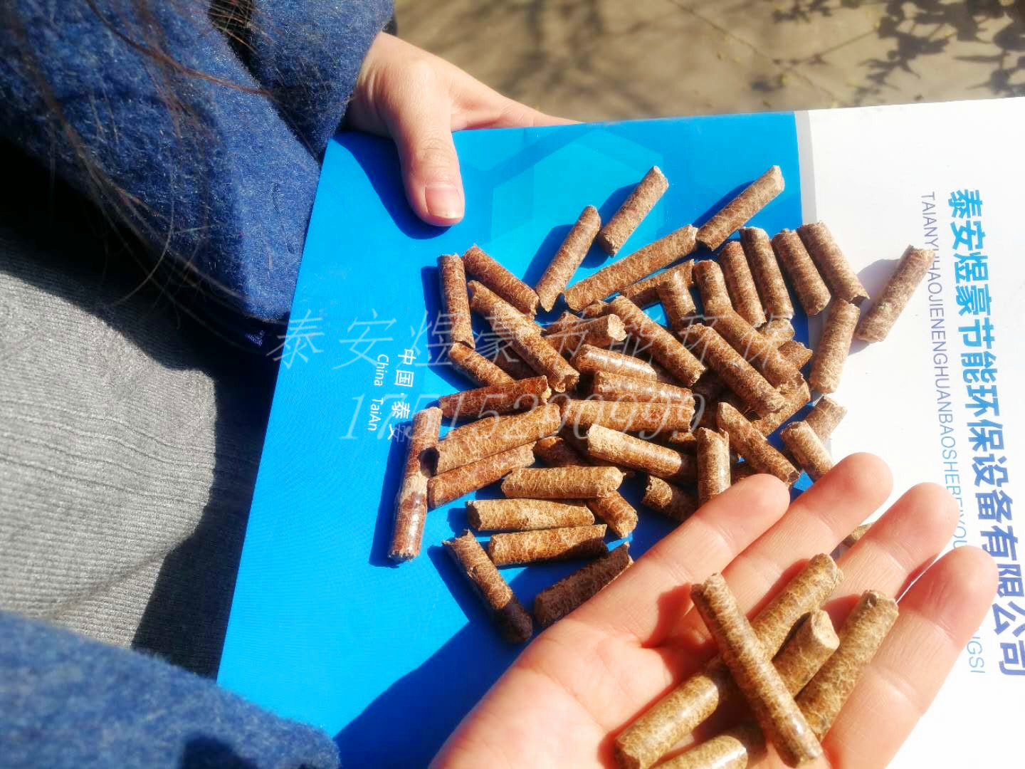 生物質(zhì)顆粒廠家直銷  環(huán)保顆粒  生物質(zhì)顆粒廠家直銷 鍋爐用顆粒 桃木松木木屑顆粒