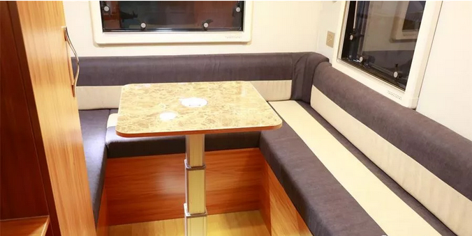 家之旅超級(jí)4.5米公路拖掛房車超級(jí)瑪麗自行車電動(dòng)車拖行旅游旅居