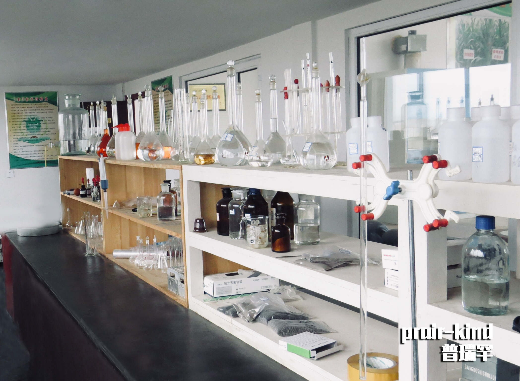 出藩低氮高鉀型有機(jī)無機(jī)復(fù)合微生物