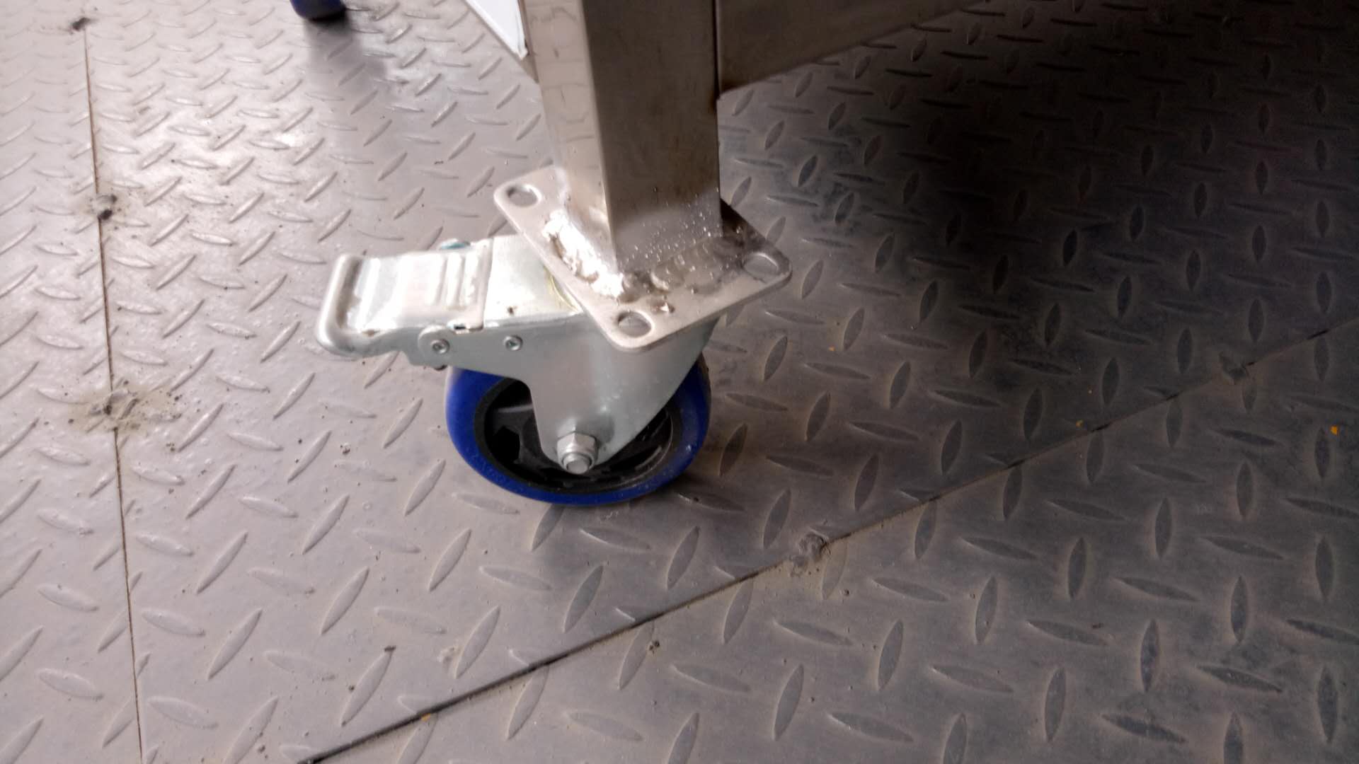 湯廚牌帶滑輪可移動(dòng)立式煮面爐廠家直銷湯爐冒菜爐5年不壞品質(zhì)保證