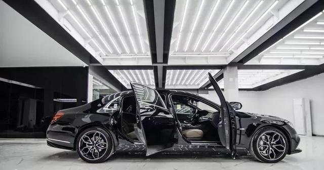 羅倫士邁巴赫S650，3.0T V型6缸雙渦輪增壓發(fā)動機，豪華商務(wù)私家兩用車