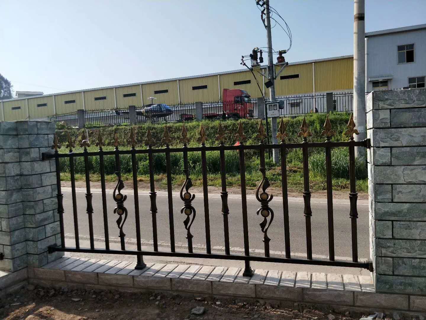 鋁藝欄桿 鋁藝/鐵欄桿報價 鋁藝/鐵藝欄桿批發(fā) 鋁藝/鐵藝欄桿供應(yīng)商 鋁藝欄桿生產(chǎn)廠家  鋁藝欄桿哪家好 鋁藝/鐵藝欄桿