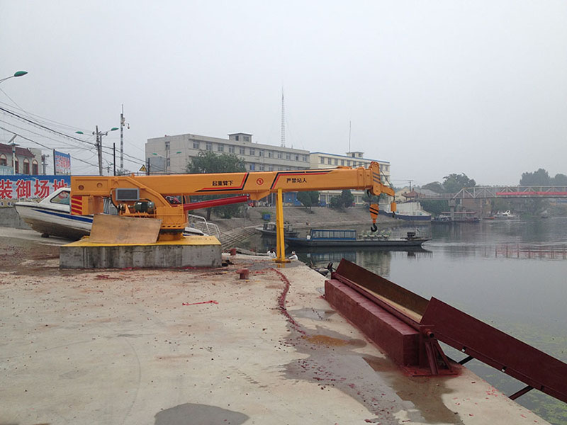 船舶船吊船上吊機，
