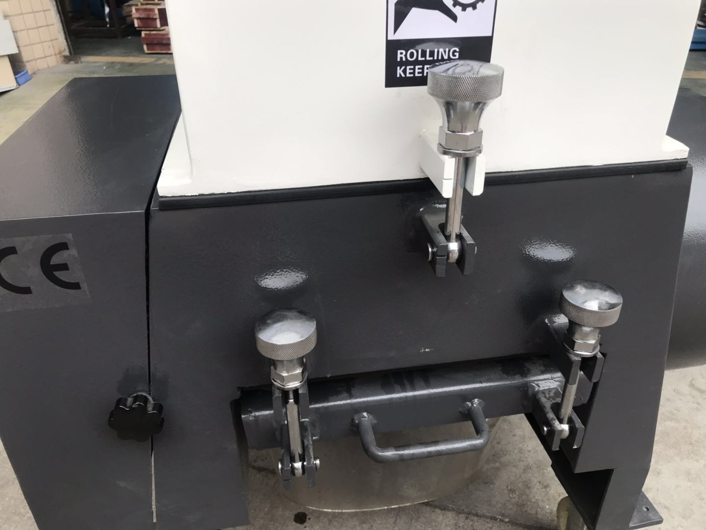 供應(yīng)購(gòu)買強(qiáng)力粉碎找廣州嘉銀生產(chǎn)廠家塑料粉碎機(jī)