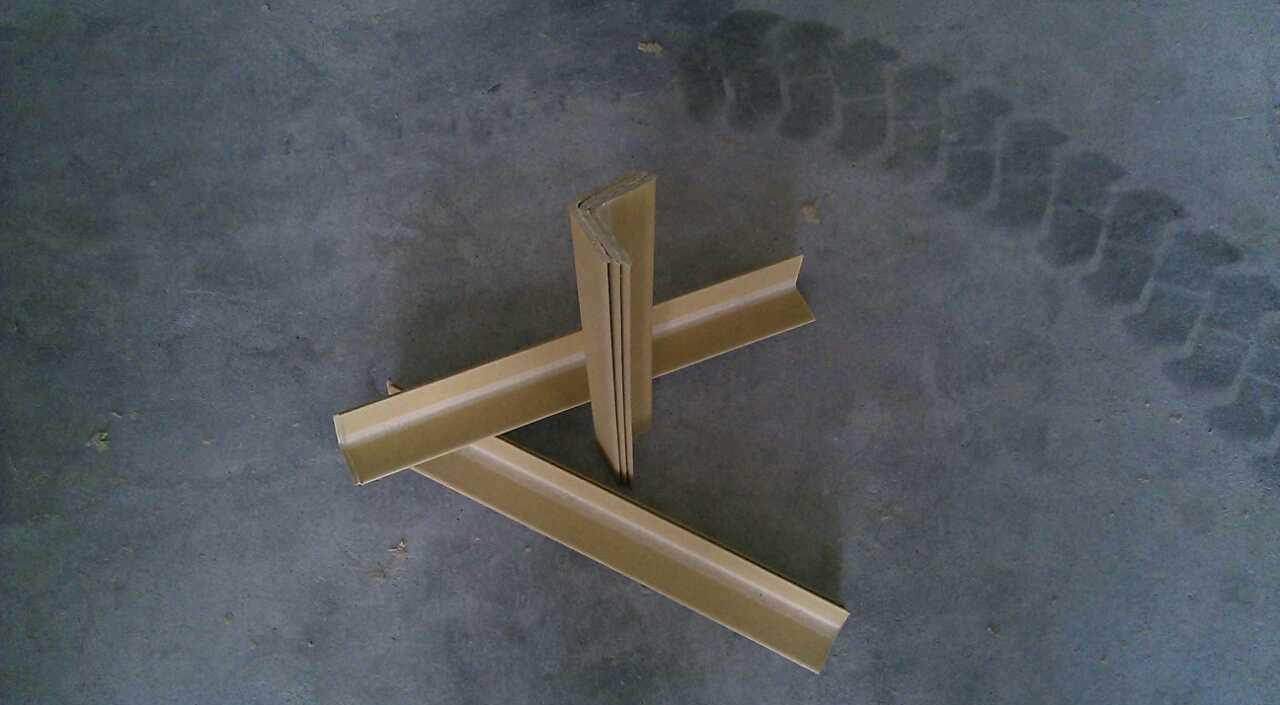 優(yōu)質(zhì)紙護角托盤小時