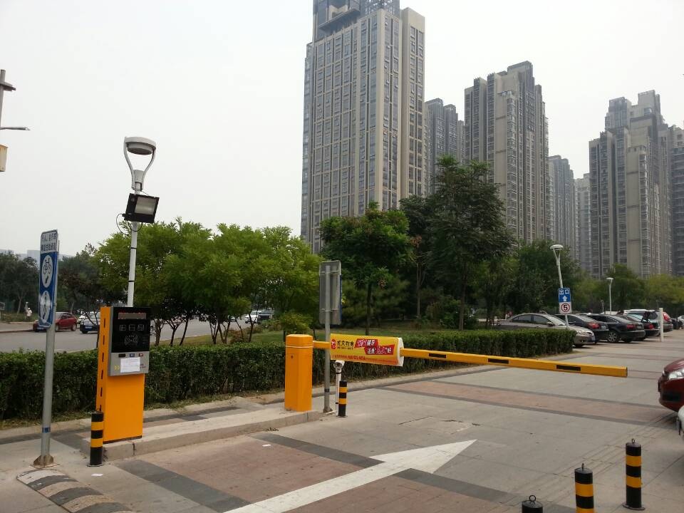 天津停車場(chǎng)收費(fèi)道閘機(jī) 智能道閘直臂道閘機(jī)