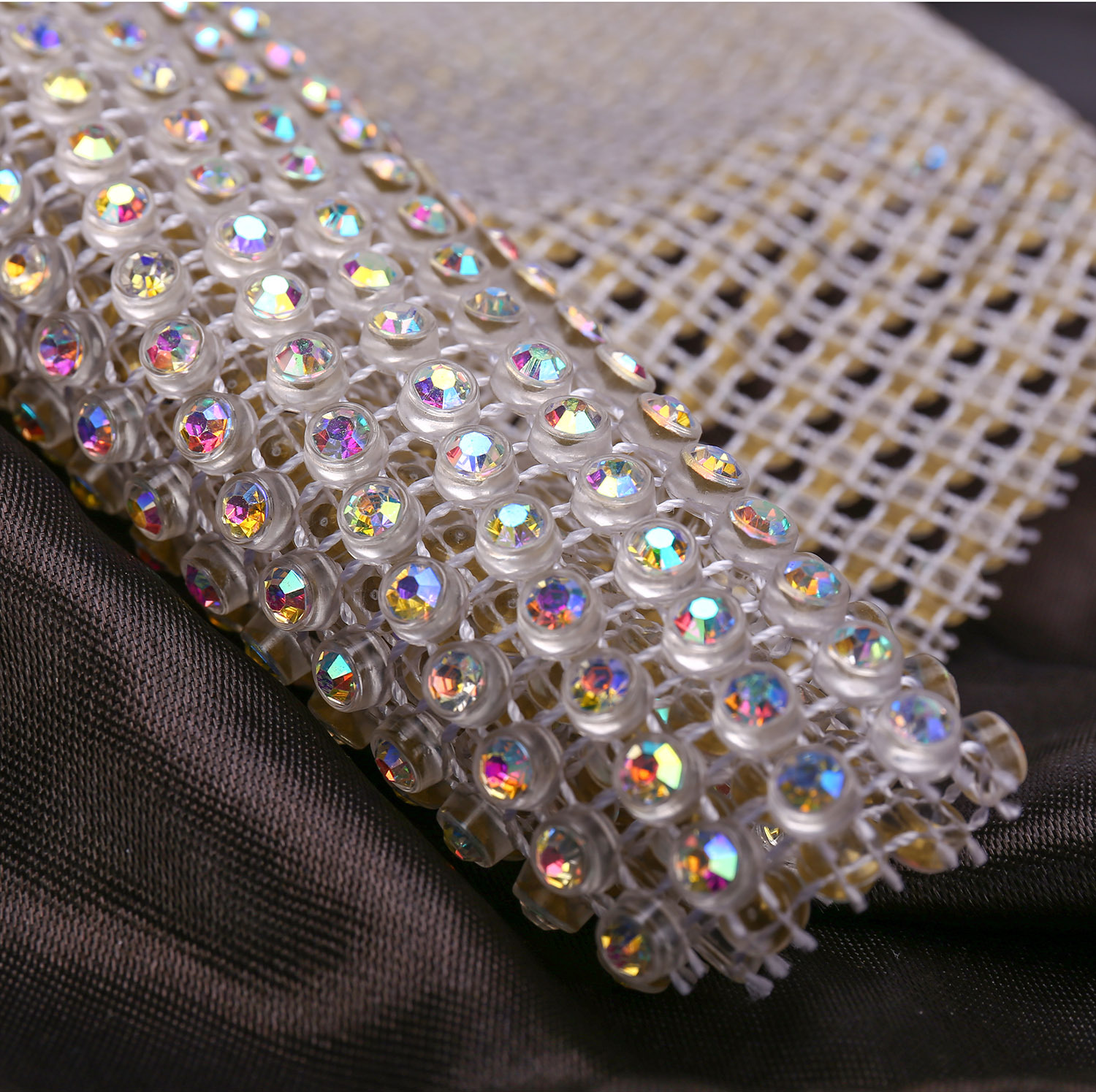 批發(fā)18排線鉆 19號(hào)AB彩網(wǎng)鉆 多排塑料底網(wǎng)托水鉆 5mm透明底排鉆 24排線鉆