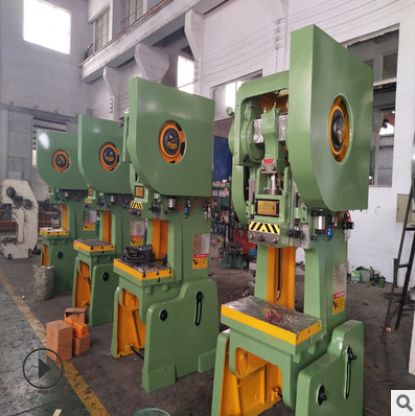 廠家直銷可搭配自動送料機(jī) 的山東德州63噸機(jī)械沖床