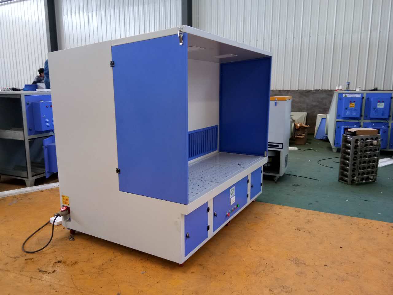 拋光打磨除塵工作臺(tái)生產(chǎn)廠家