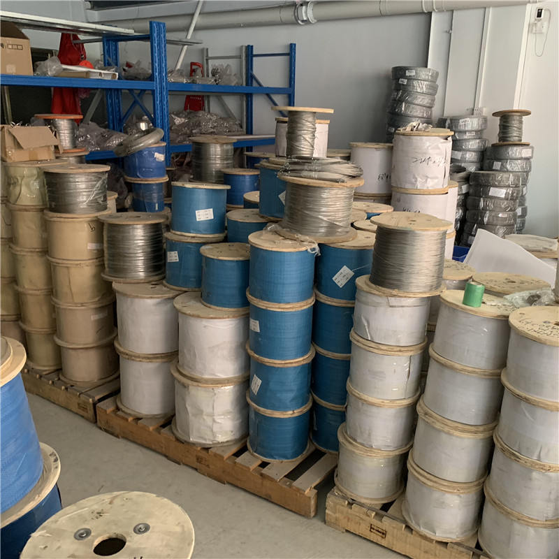 安全防護(hù)網(wǎng)鋼絲繩，304不銹鋼包膠鋼絲繩，鍍鋅包膠鋼絲繩