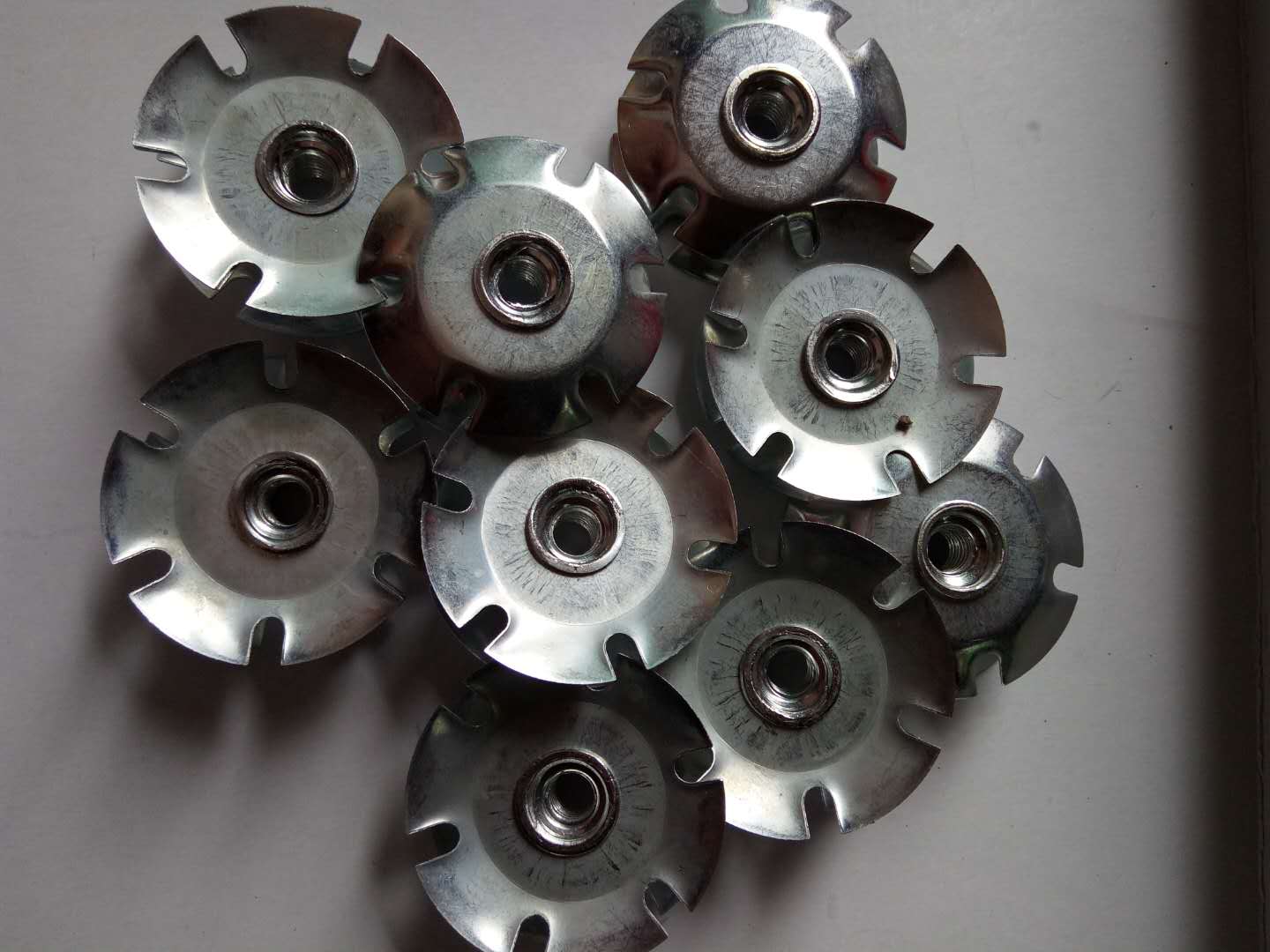 廠家直銷管內塞梅花彈片供應商，價格實惠，可根據(jù)客戶需求加工生產(chǎn)