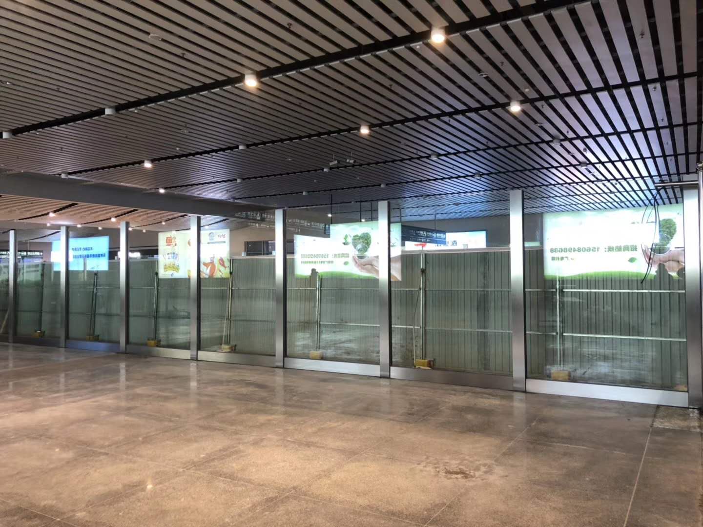 長(zhǎng)沙市不銹鋼護(hù)欄 不銹鋼欄桿 不銹鋼玻璃欄桿