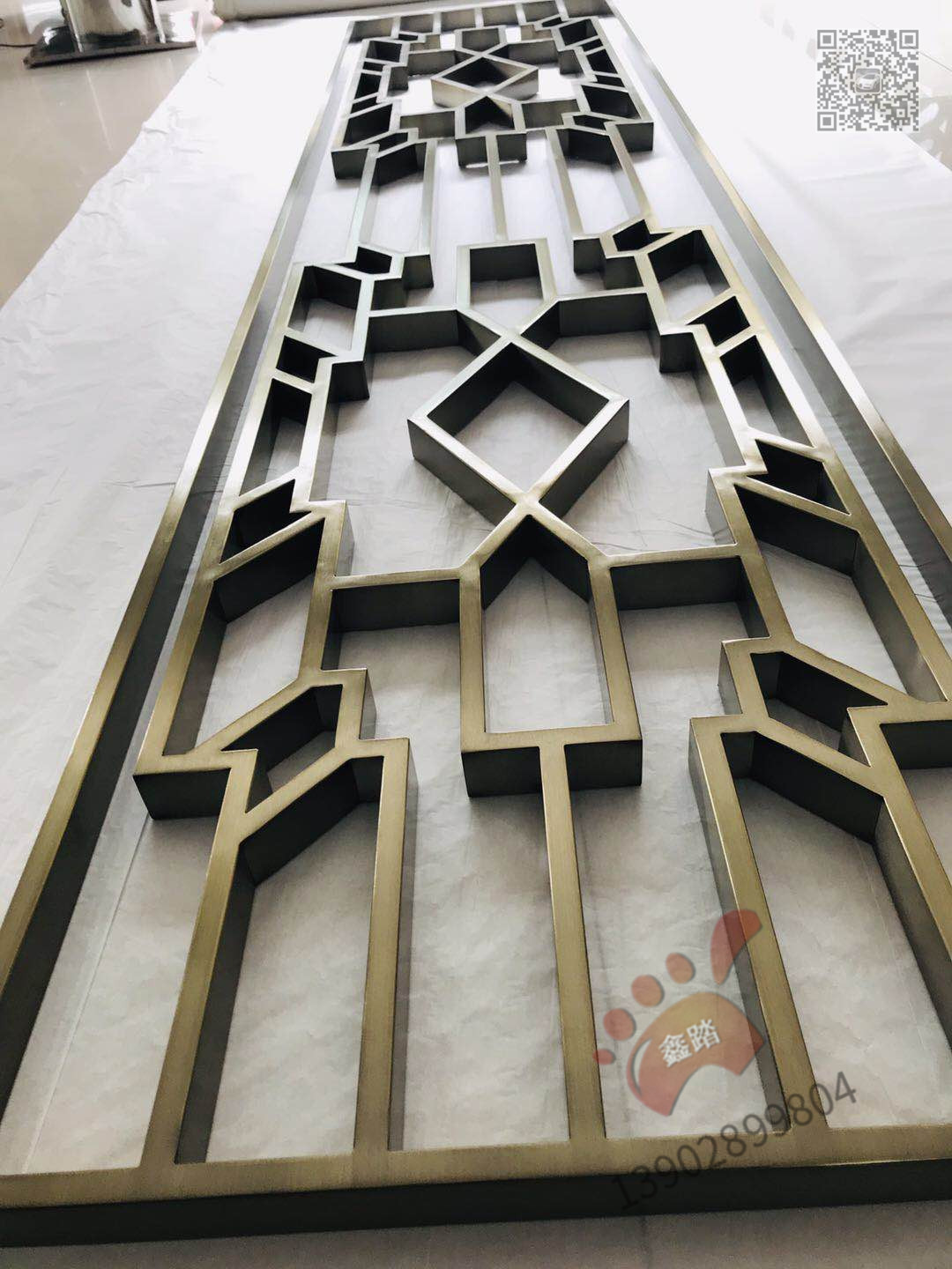 不銹鋼仿古銅顏色拉絲滿焊屏風(fēng)  不銹鋼青古銅屏風(fēng)隔斷